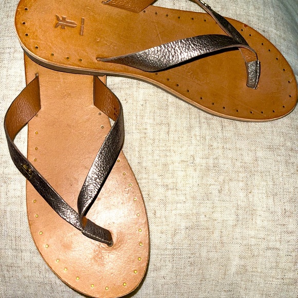 Frye Shoes - FRYE leather flip flops. Bronze size 8 NWOT
